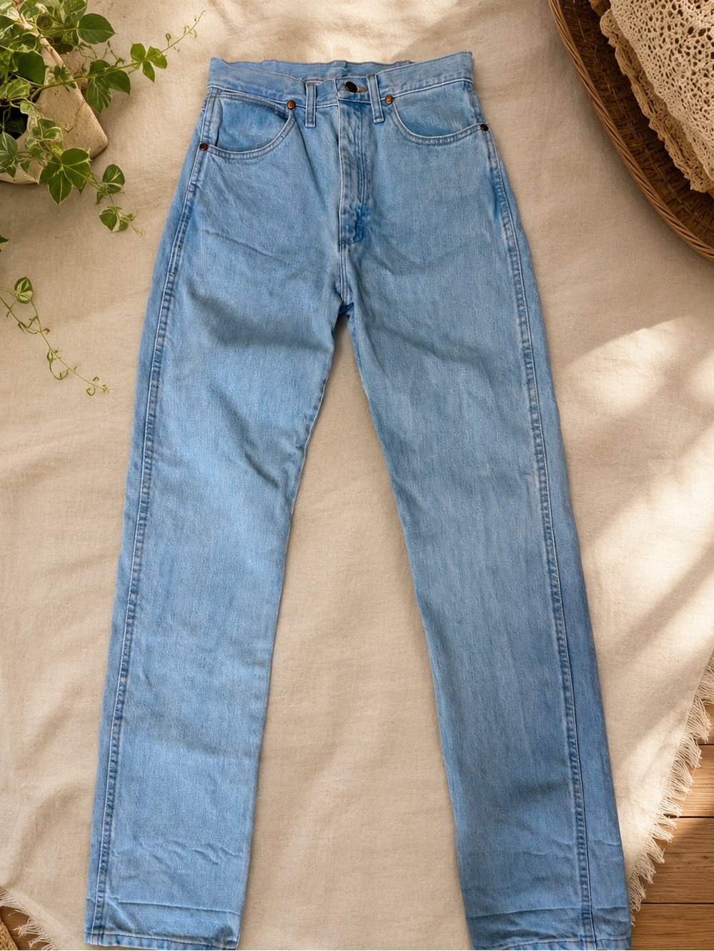 Vintage Wrangler 4022 High Rise Light Wash Straight Leg Jeans 9 x 34